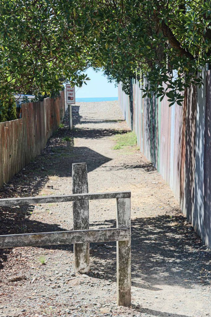img-gallery-ruby_bay_beach_01 Pathway that leads to Te Mamaku/Ruby Bay beach in Nelson NZ