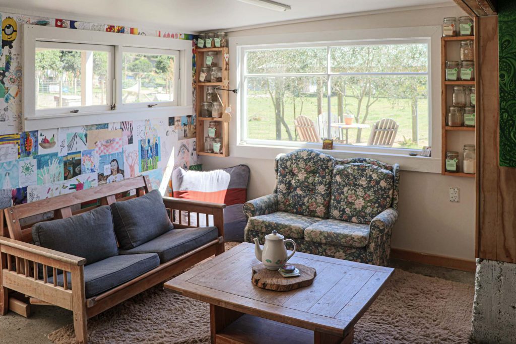 img-gallery-tea_room_01 Art therapy room at Ruby Retreat