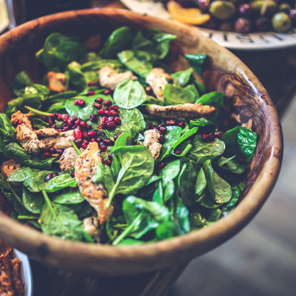 Nourishing salad for food sharing